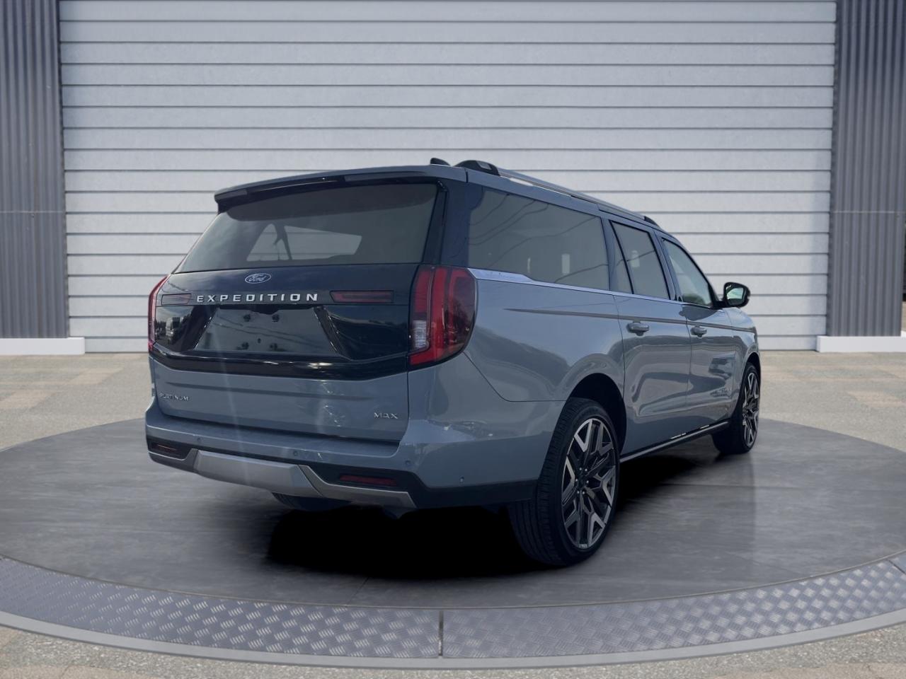 2025 Ford Expedition Platinum Max Photo3