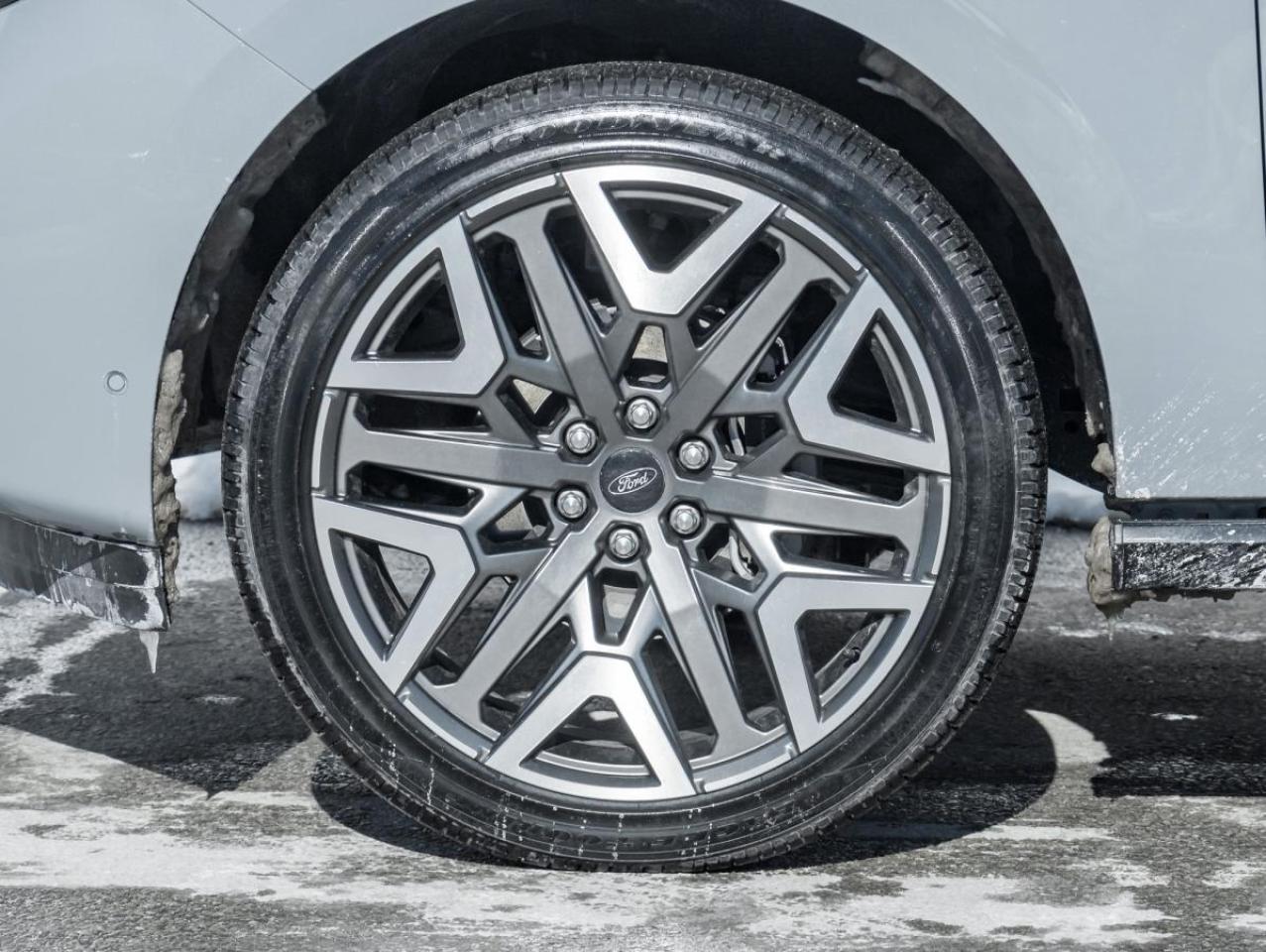 2025 Ford Expedition Platinum Max Photo3