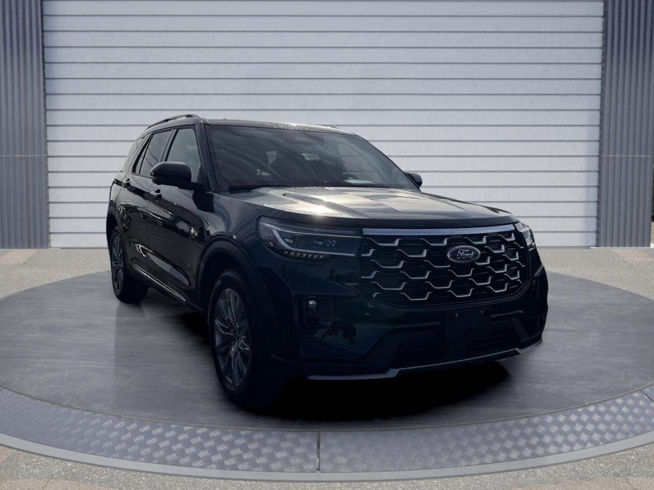 2025 Ford Explorer Platinum Photo2