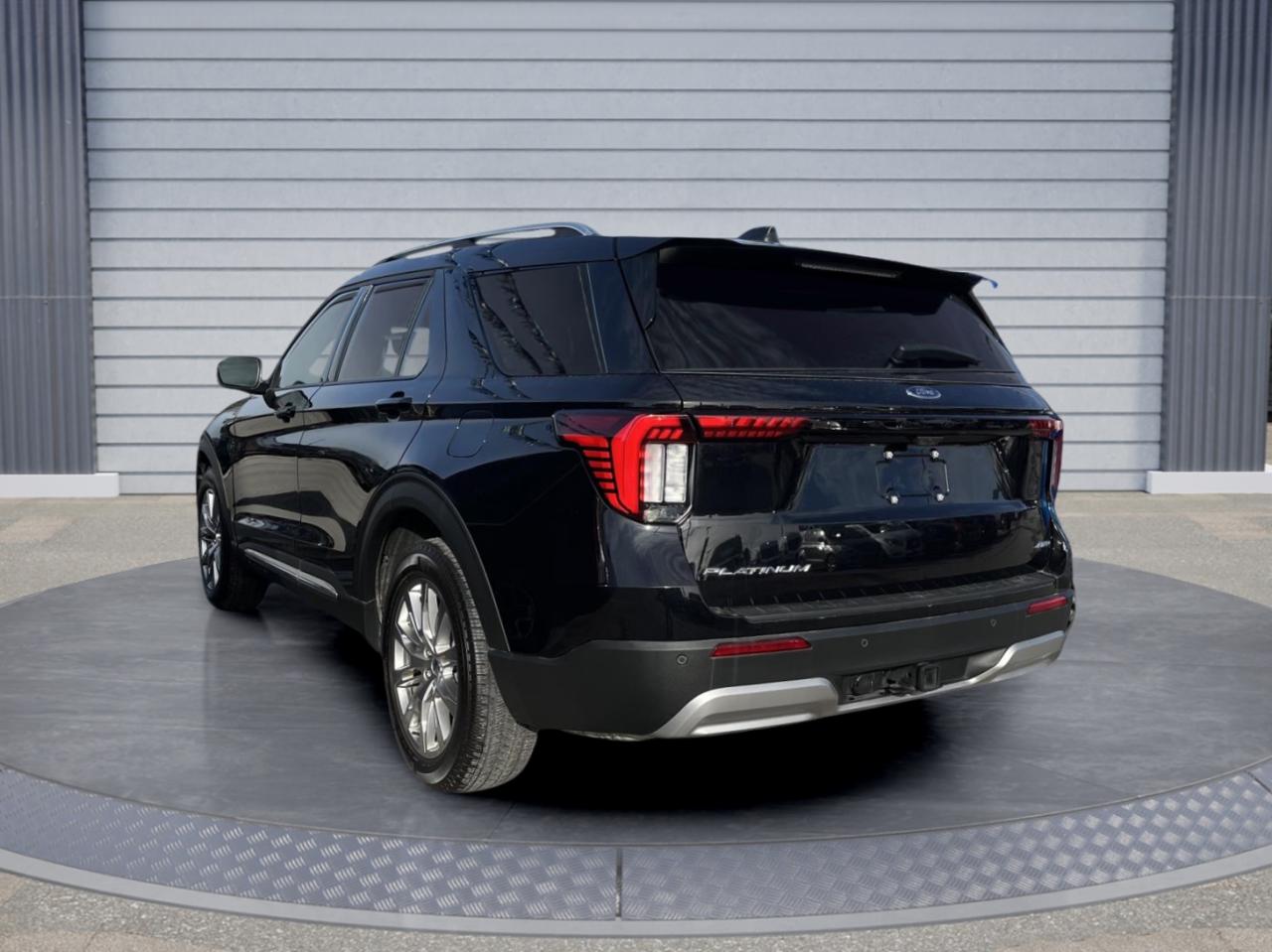 2025 Ford Explorer Platinum Photo