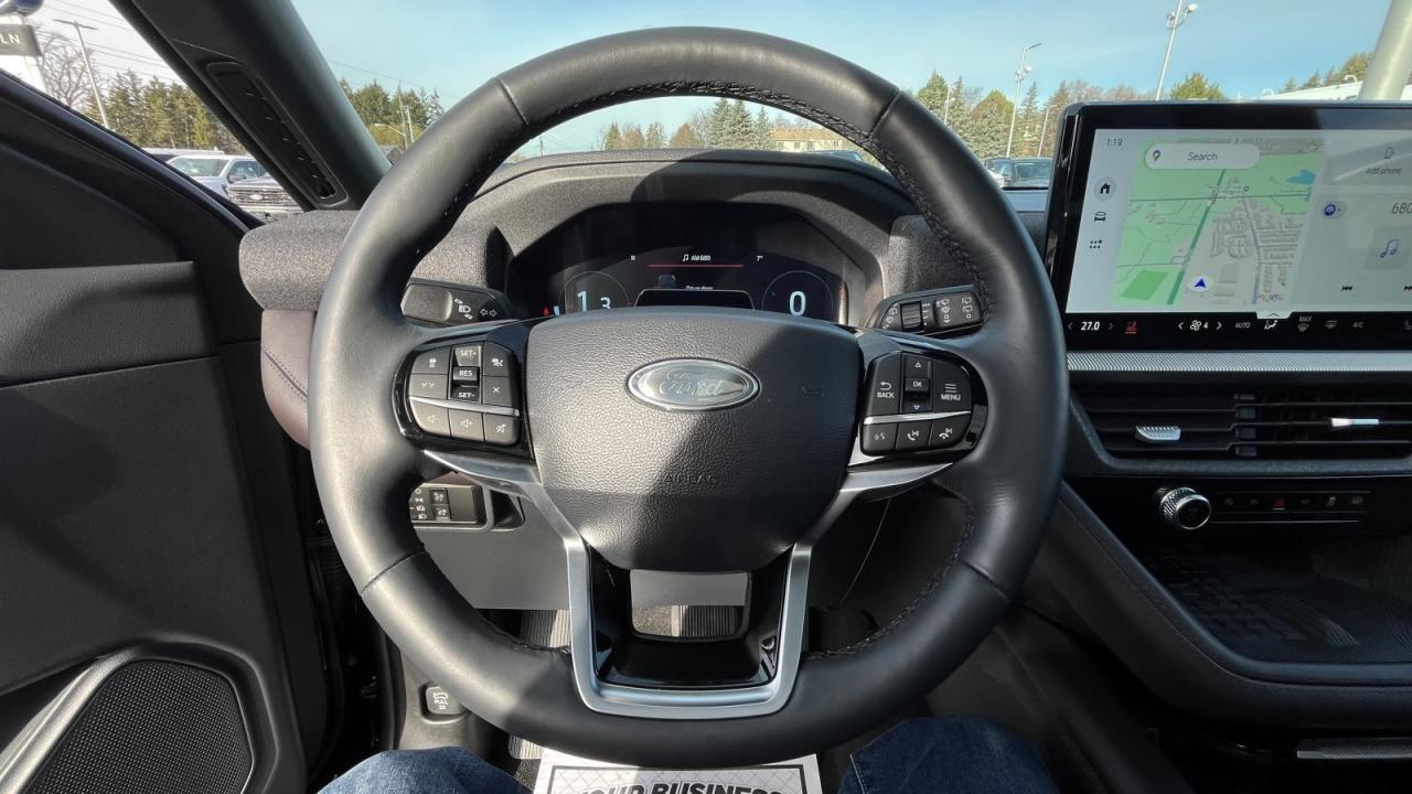 2025 Ford Explorer Platinum Photo