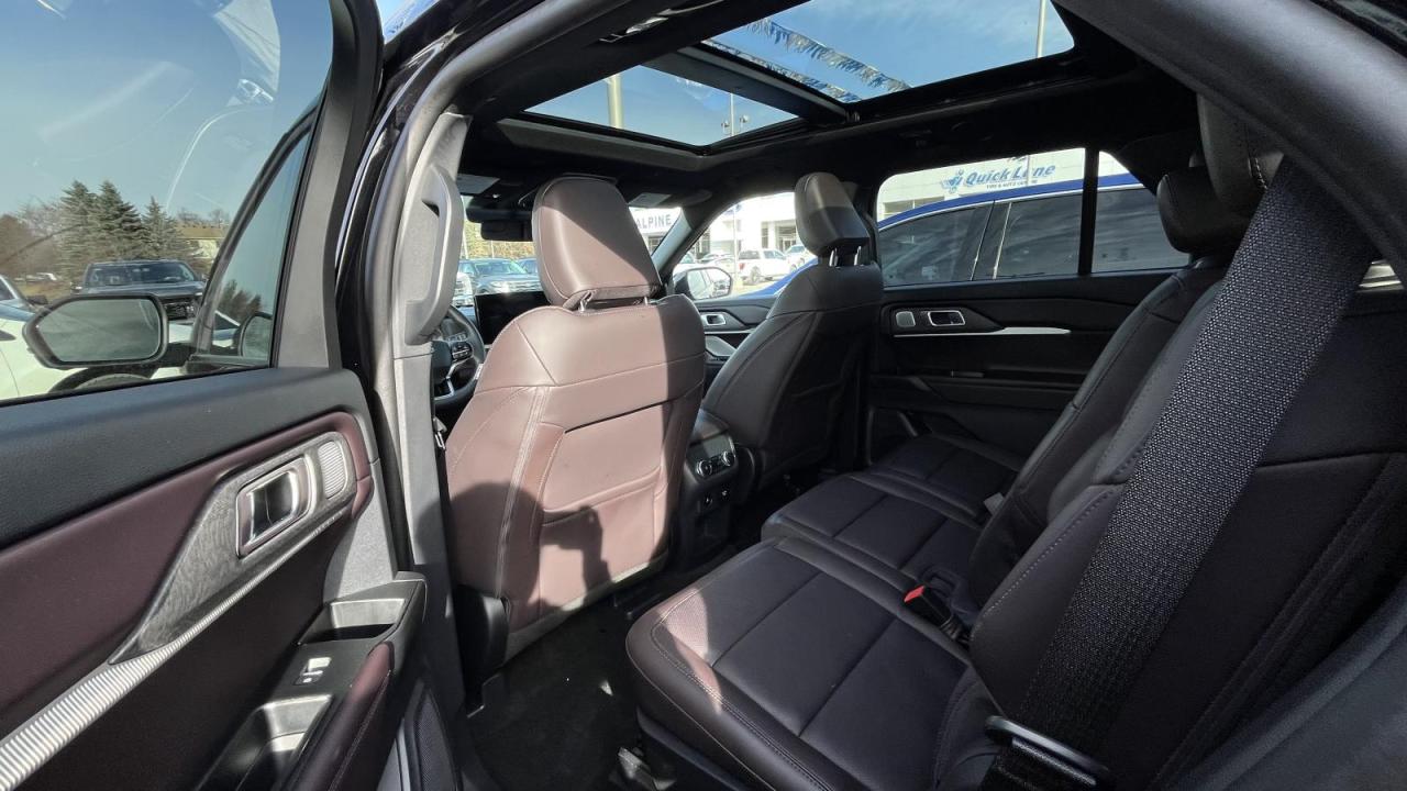 2025 Ford Explorer Platinum Photo