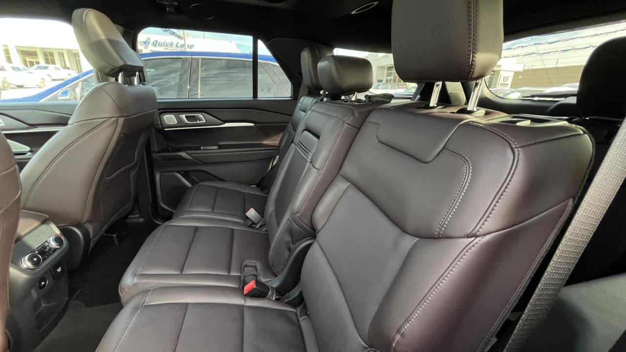 2025 Ford Explorer Platinum Photo