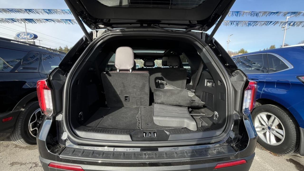 2025 Ford Explorer Platinum Photo