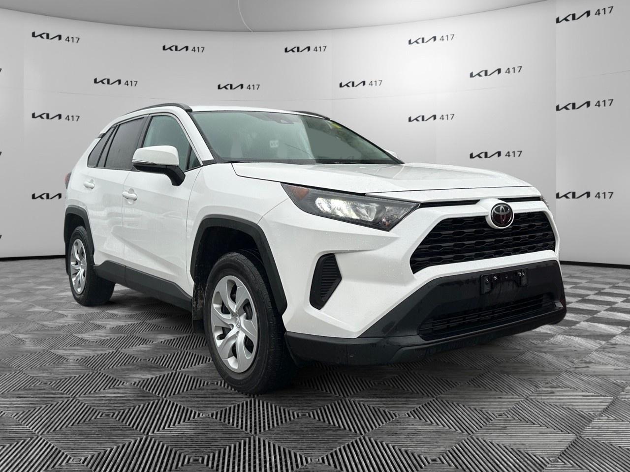 2020 Toyota RAV4 LE FWD Photo