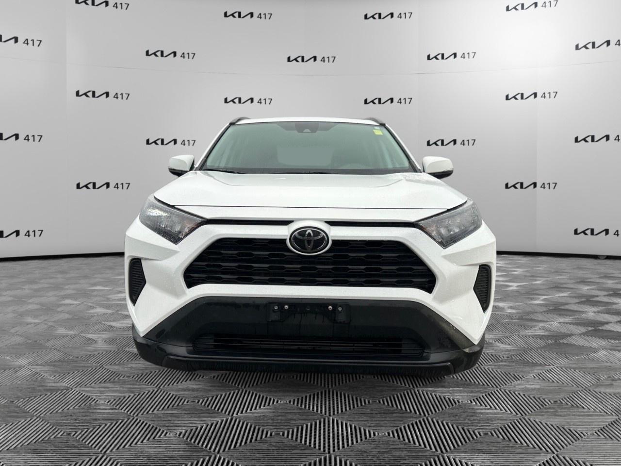 2020 Toyota RAV4 LE FWD Photo