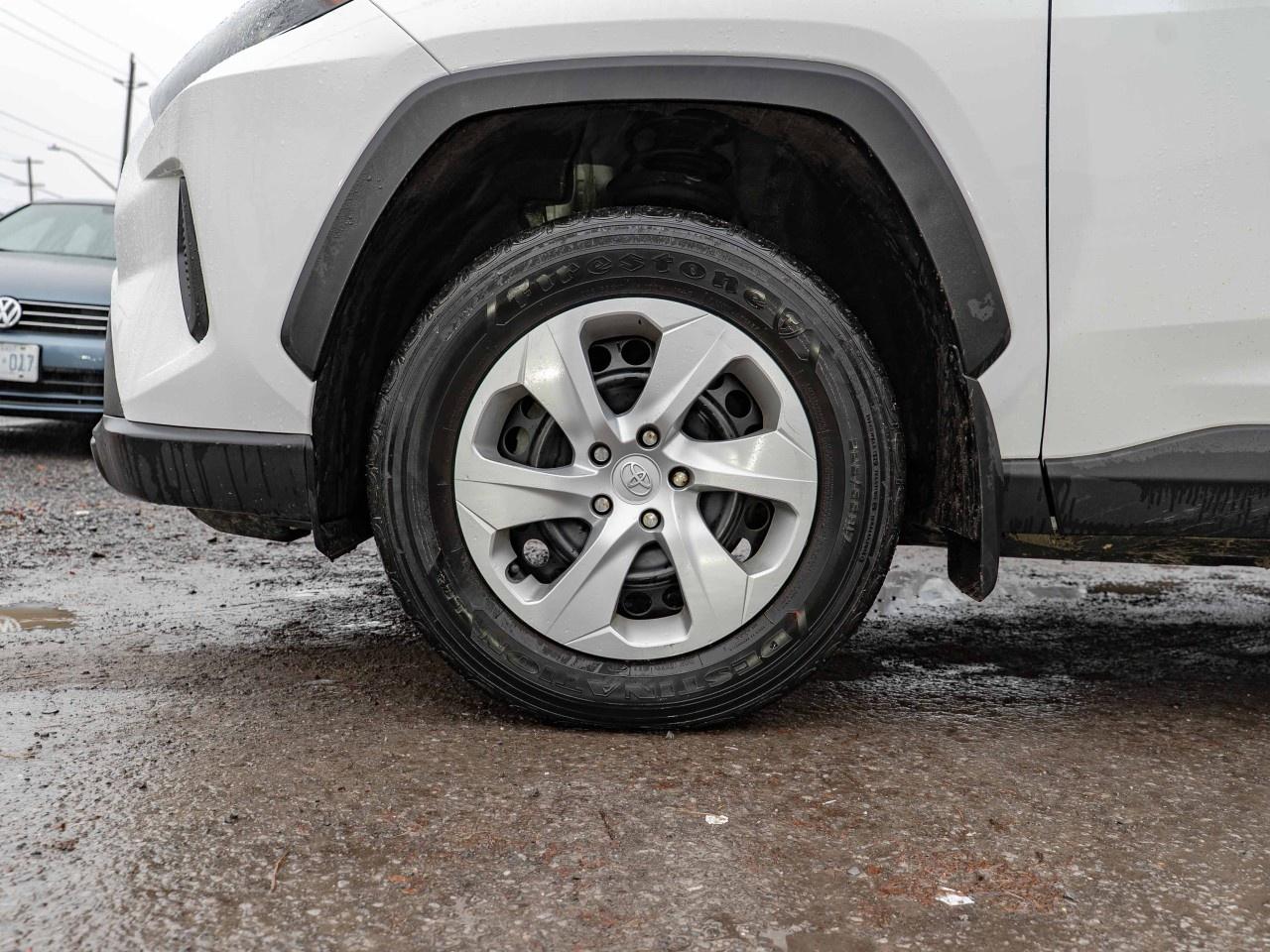 2020 Toyota RAV4 LE FWD Photo