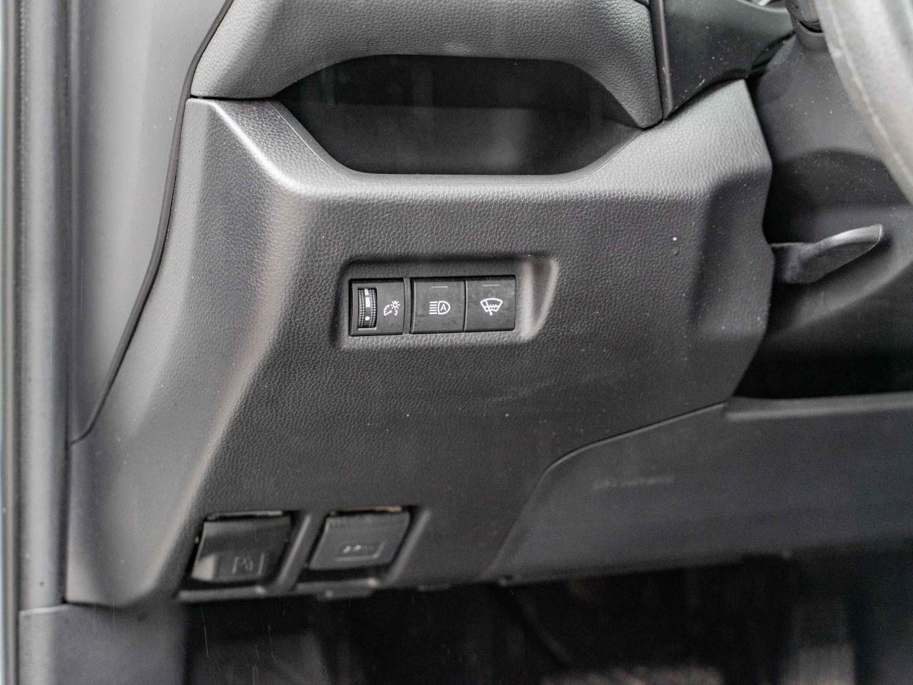 2020 Toyota RAV4 LE FWD Photo