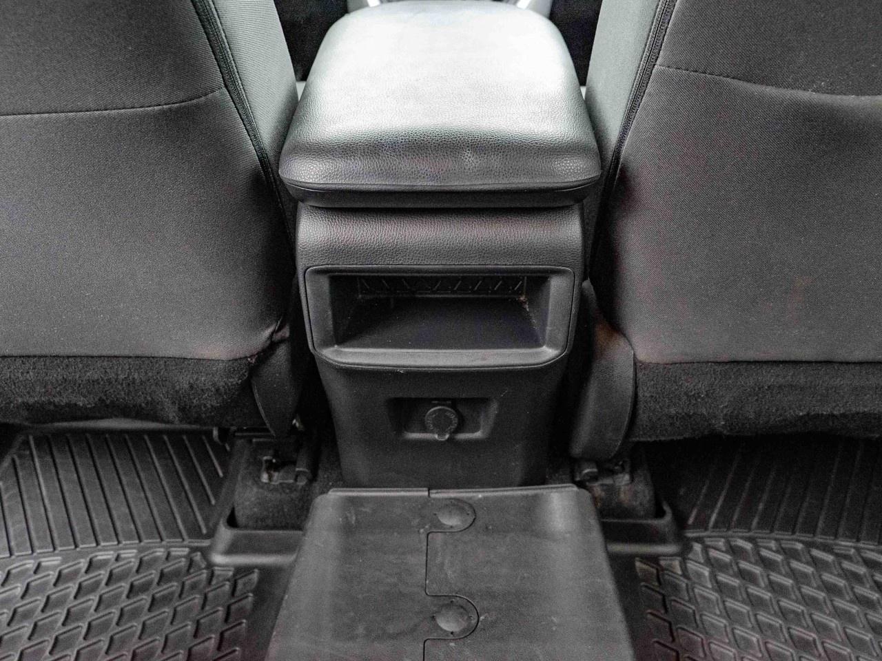 2020 Toyota RAV4 LE FWD Photo