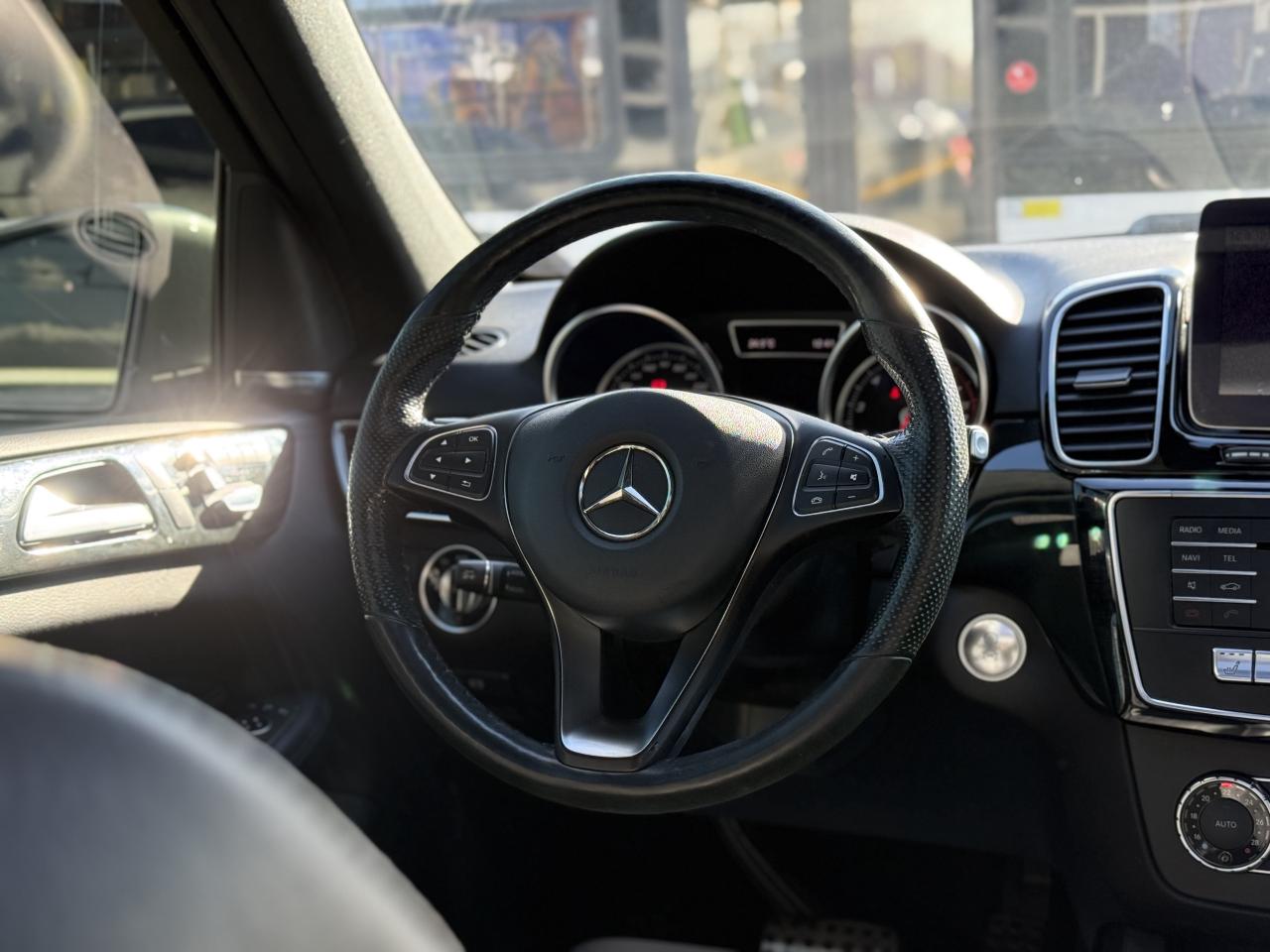 2018 Mercedes-Benz GLE-Class 400 //AMG PKG | PANO | 360 CAMERA | HARMAN KARDON Photo