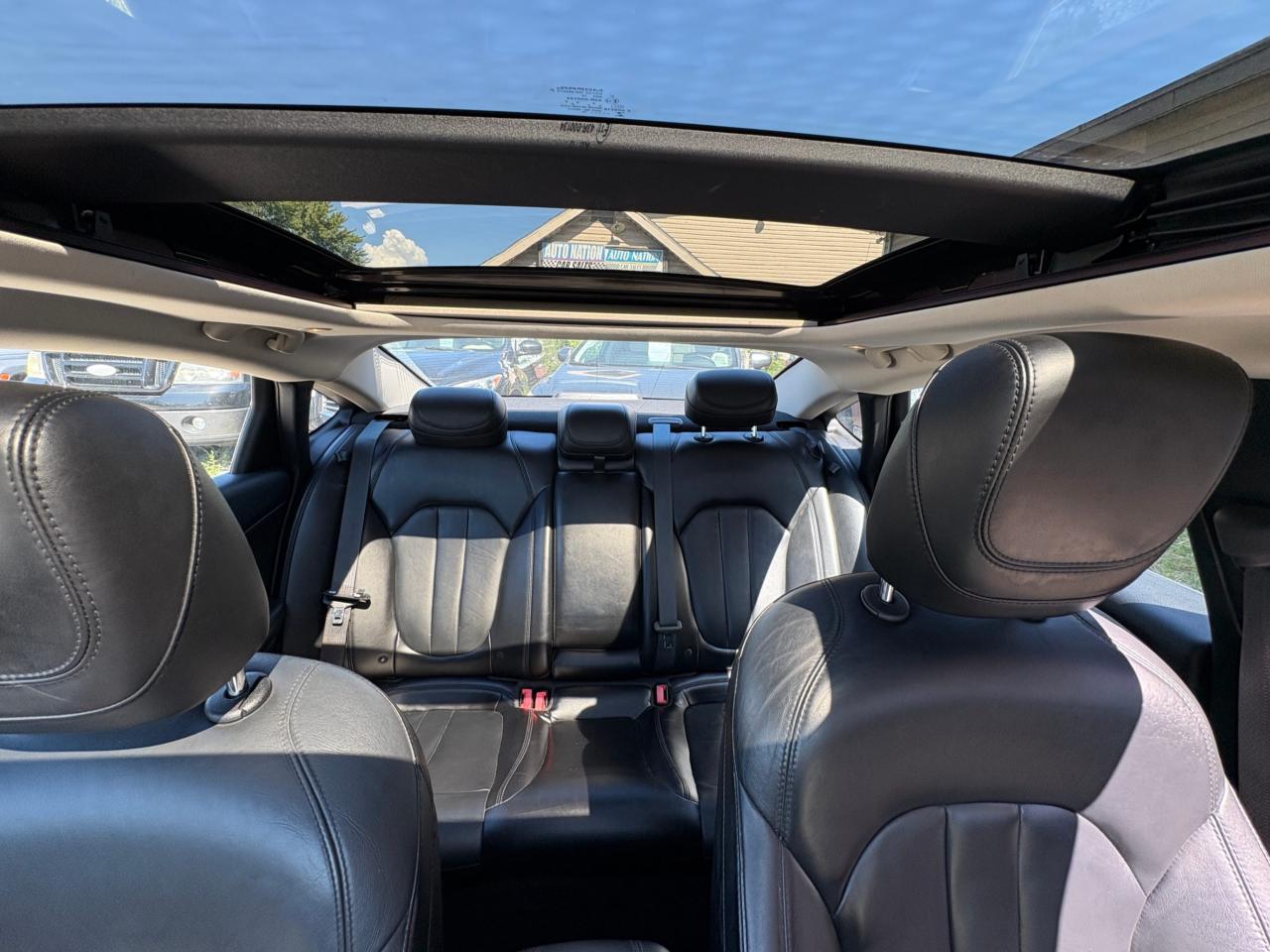 2015 Chrysler 200 C Limited, FULLY LOADED, with Safety and 1 year $2,000 per-claim limit Warranty. Financing Available Photo