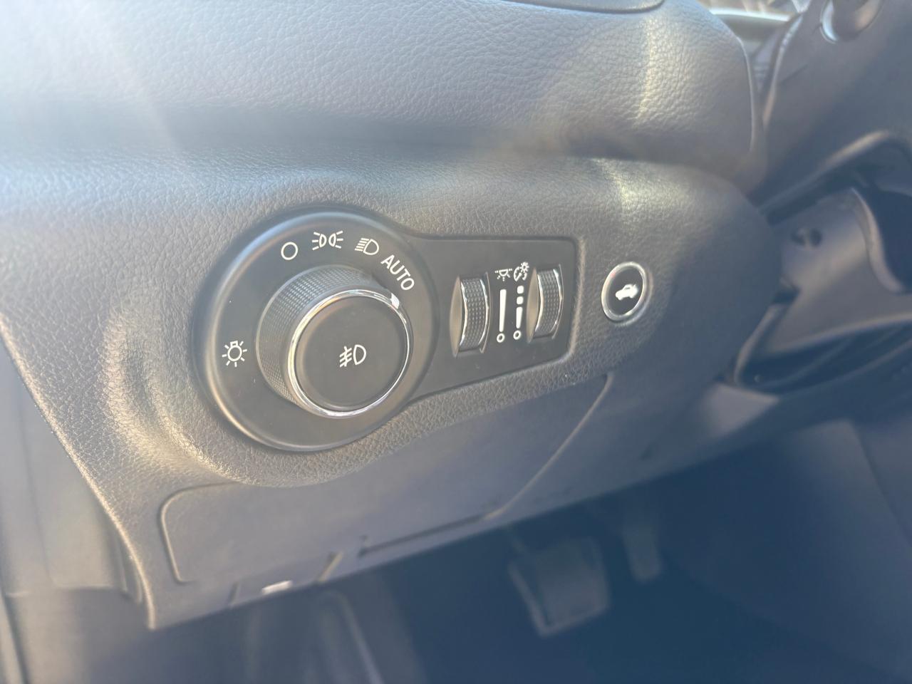 2015 Chrysler 200 C Limited, FULLY LOADED, with Safety and 1 year $2,000 per-claim limit Warranty. Financing Available Photo