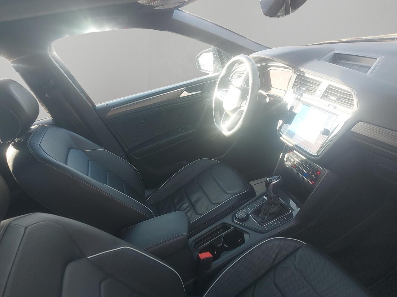 2023 Volkswagen Tiguan Highline R-line Photo