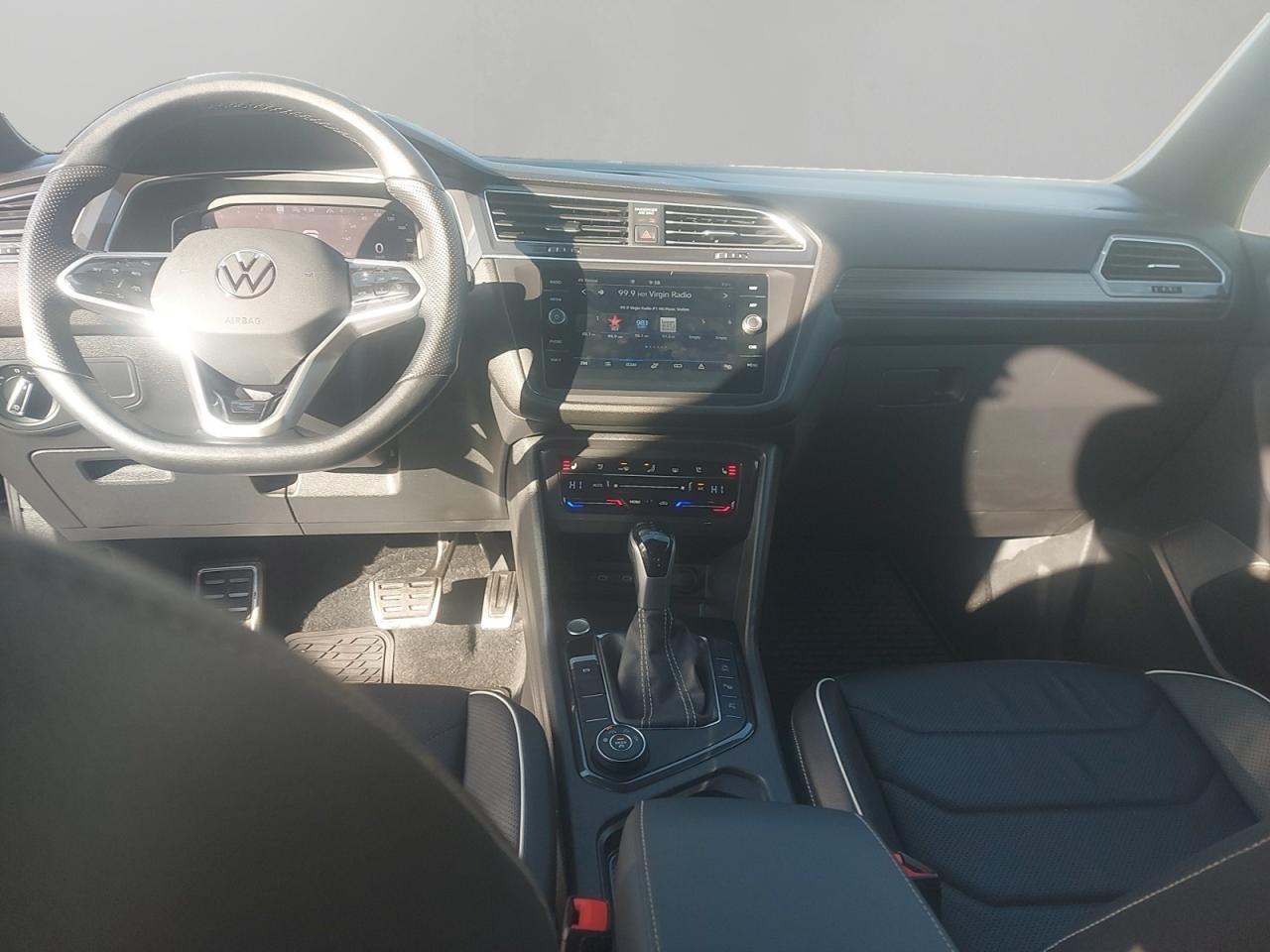 2023 Volkswagen Tiguan Highline R-line Photo