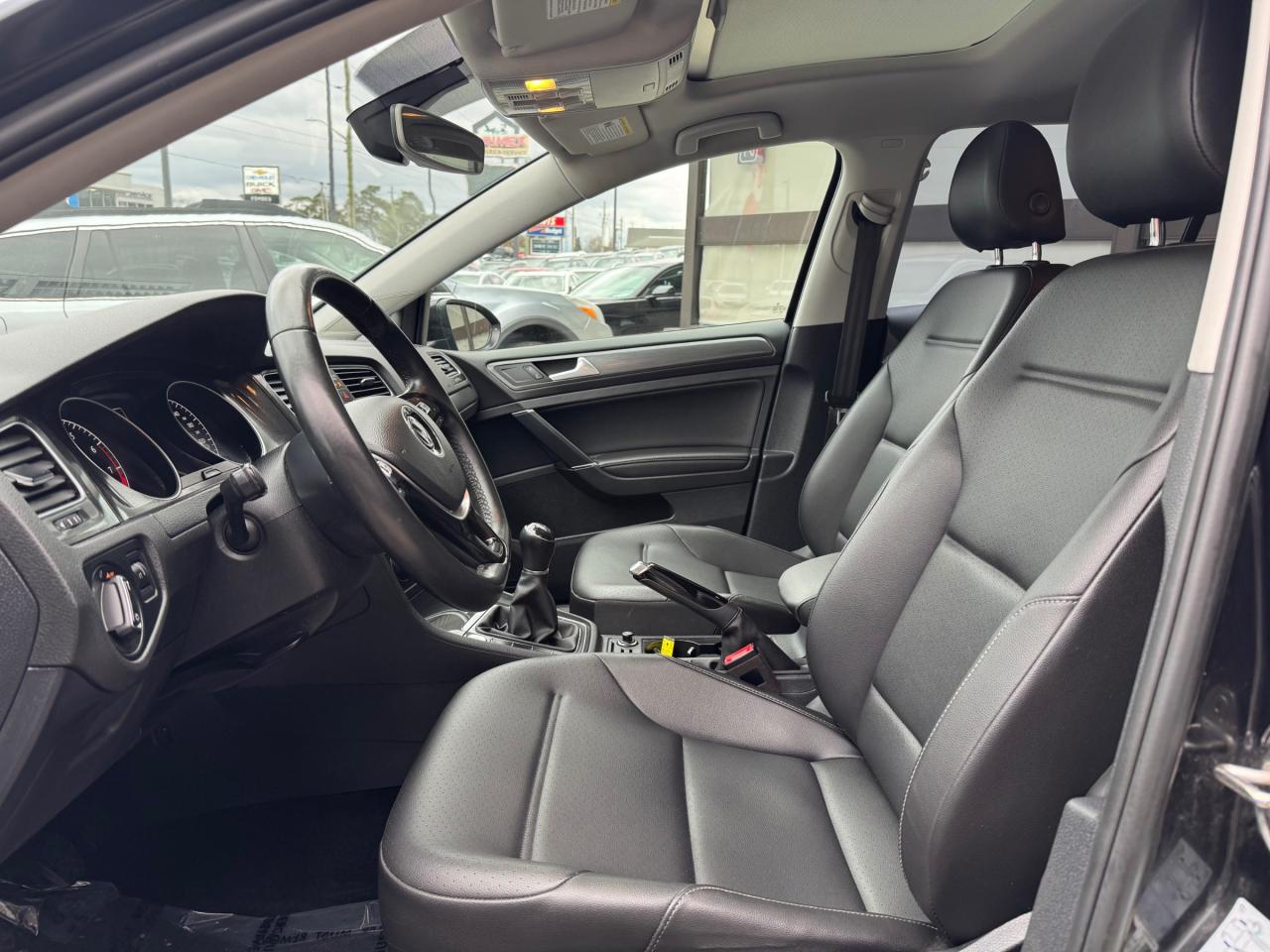 2019 Volkswagen Golf 1.4 TSI Comfortline Manual | Leather | Sunroof | Backup Camera | Heated Seats Photo
