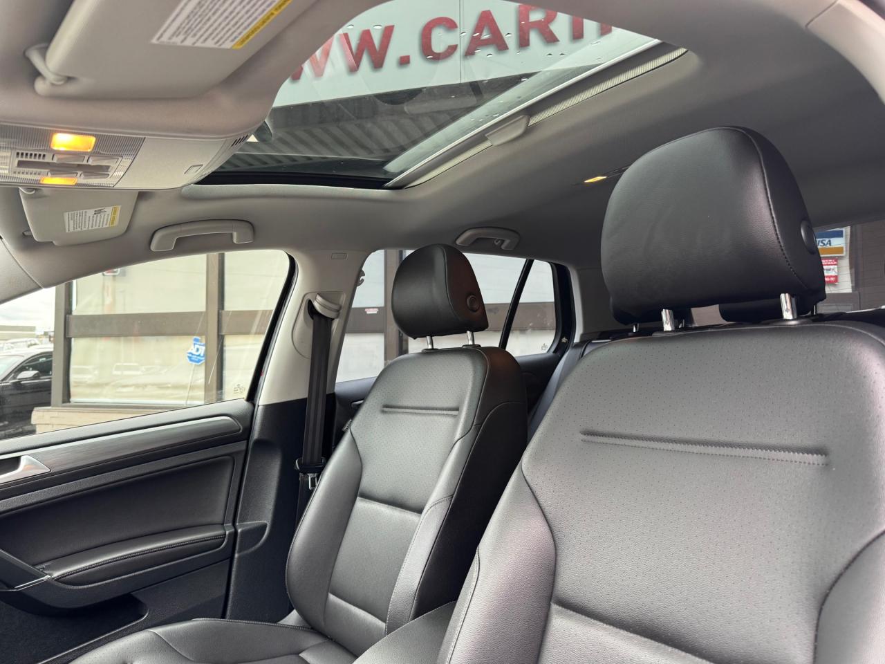 2019 Volkswagen Golf 1.4 TSI Comfortline Manual | Leather | Sunroof | Backup Camera | Heated Seats Photo
