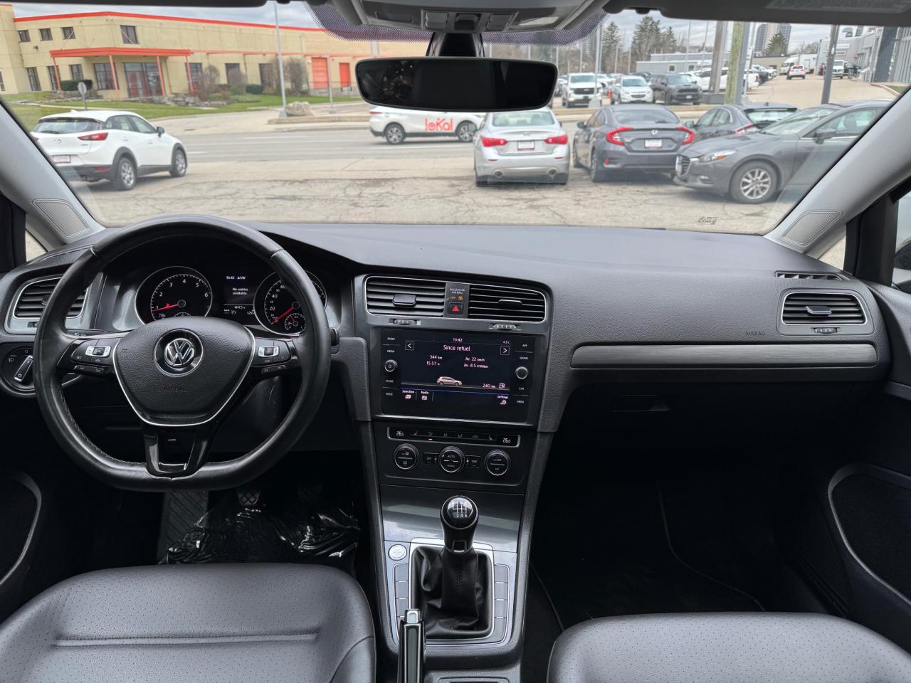 2019 Volkswagen Golf 1.4 TSI Comfortline Manual | Leather | Sunroof | Backup Camera | Heated Seats Photo