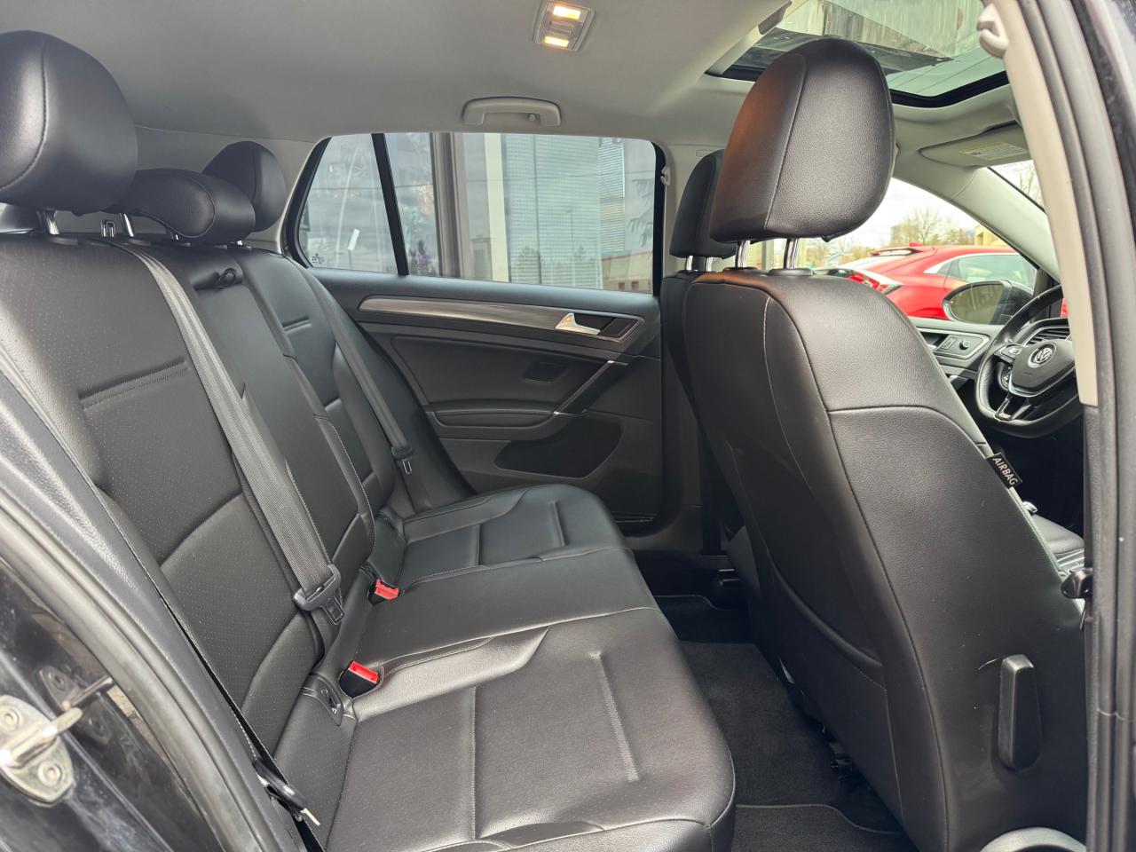 2019 Volkswagen Golf 1.4 TSI Comfortline Manual | Leather | Sunroof | Backup Camera | Heated Seats Photo