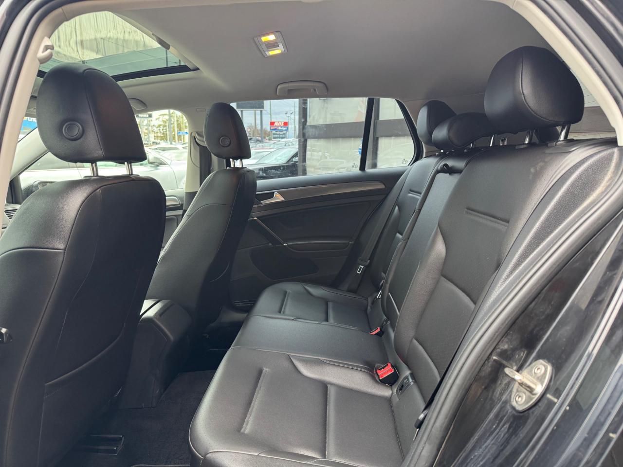 2019 Volkswagen Golf 1.4 TSI Comfortline Manual | Leather | Sunroof | Backup Camera | Heated Seats Photo