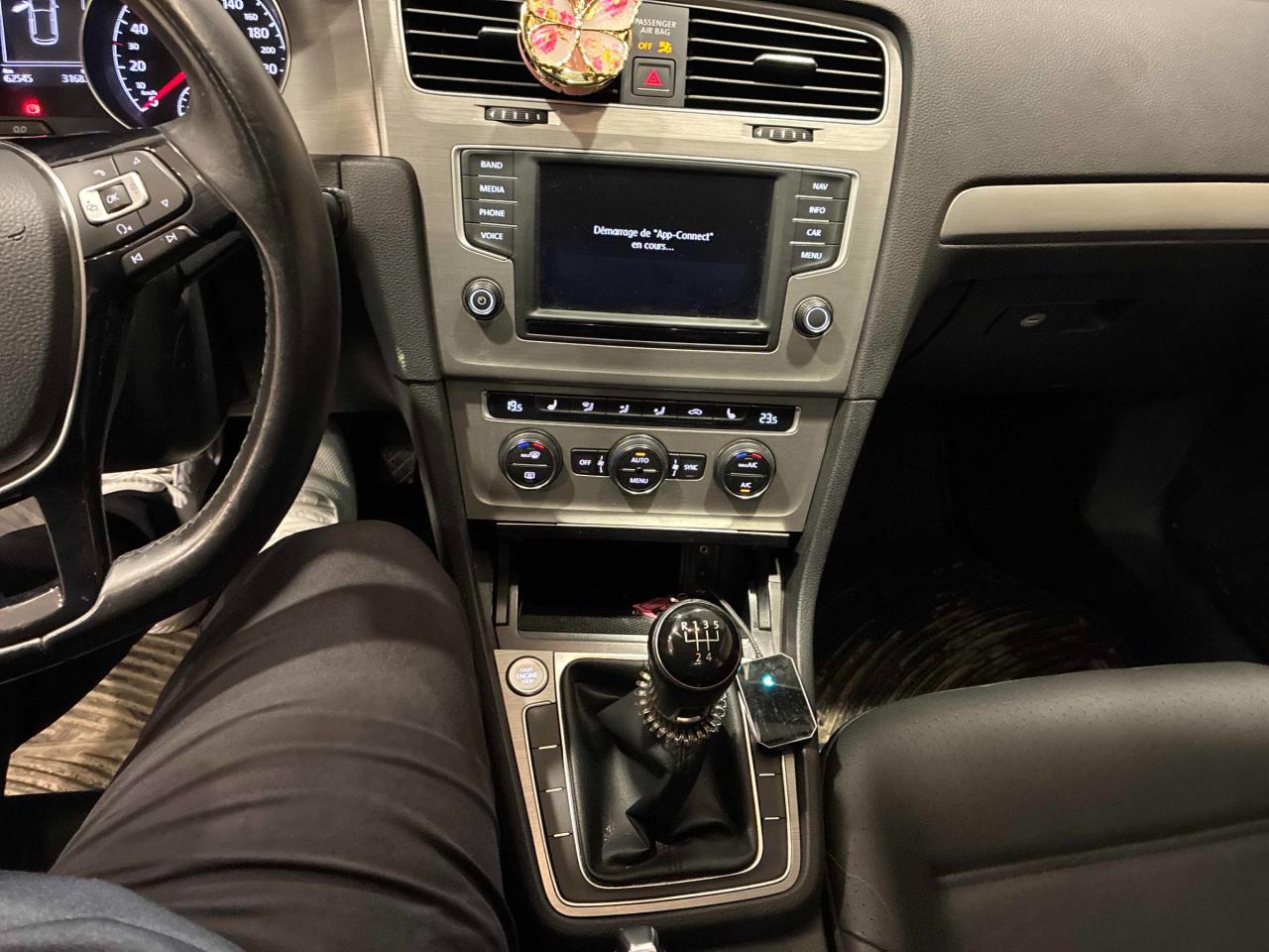 2016 Volkswagen Golf 1.8 TSI Comfortline MANUAL | LOW KMS | ACCIDENT FREE Photo