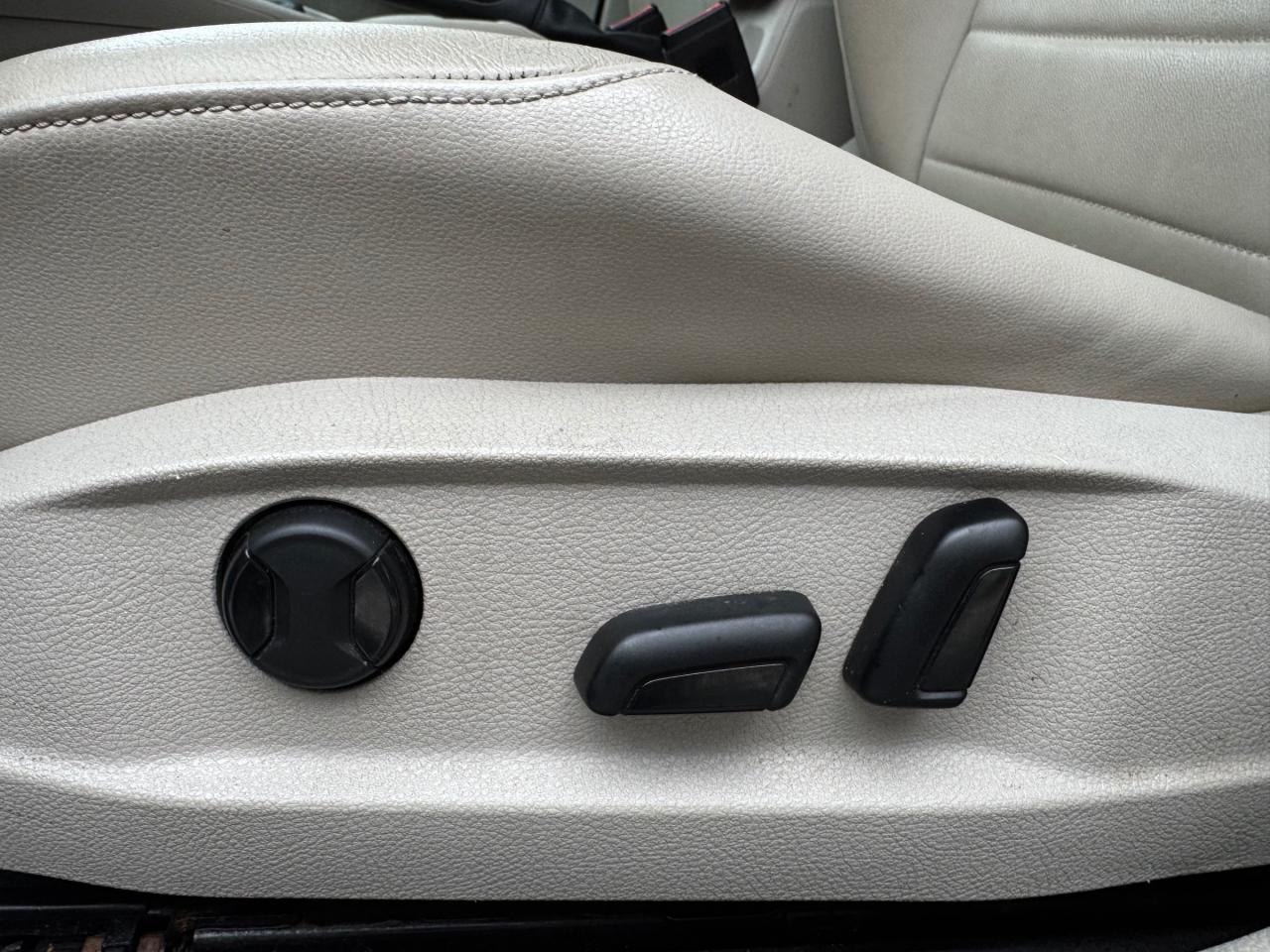 2017 Volkswagen Golf Sportwagen 1.8 TSI Highline AWD | LOADED | ONE OWNER | DEALER SERVICED Photo