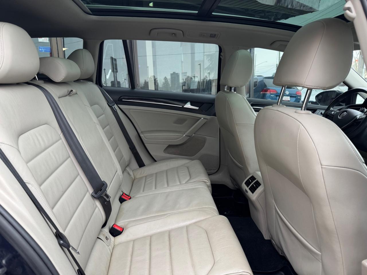 2017 Volkswagen Golf Sportwagen 1.8 TSI Highline AWD | LOADED | ONE OWNER | DEALER SERVICED Photo