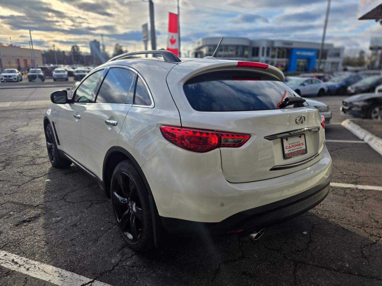 2017 Infiniti QX70 Sport Accident Free | Last Model Year | LOW KMS Photo
