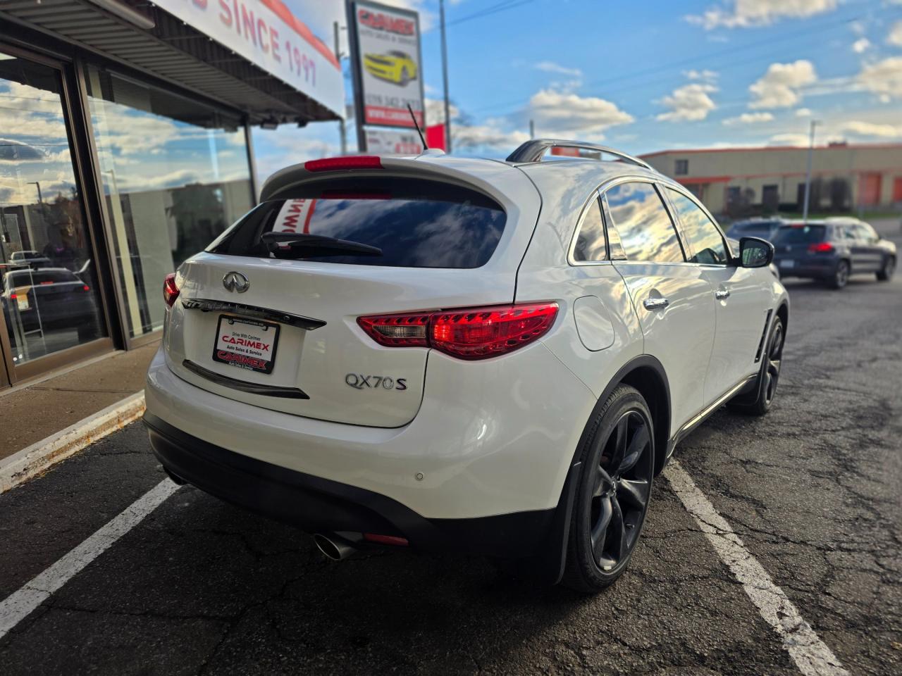 2017 Infiniti QX70 Sport Accident Free | Last Model Year | LOW KMS Photo