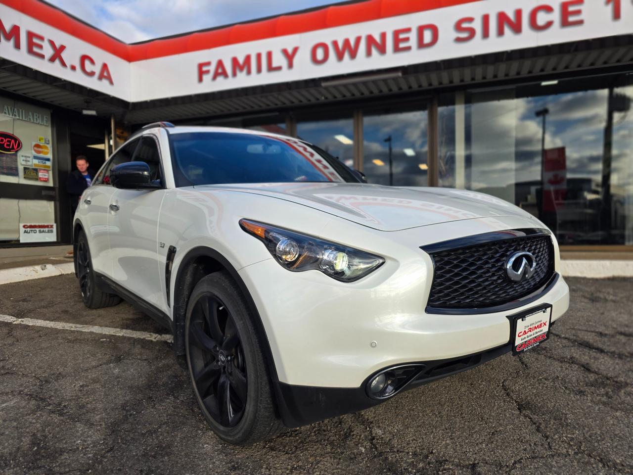 2017 Infiniti QX70 Sport Accident Free | Last Model Year | LOW KMS Photo