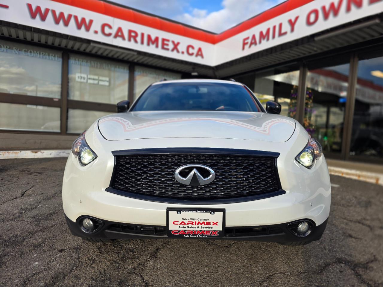 2017 Infiniti QX70 Sport Accident Free | Last Model Year | LOW KMS Photo