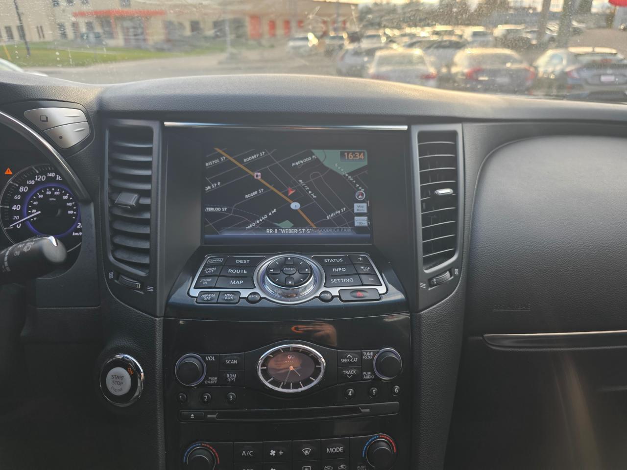 2017 Infiniti QX70 Sport Accident Free | Last Model Year | LOW KMS Photo