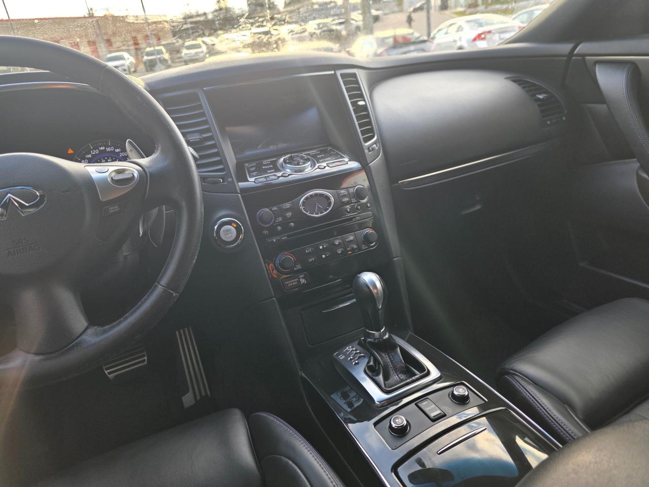 2017 Infiniti QX70 Sport Accident Free | Last Model Year | LOW KMS Photo