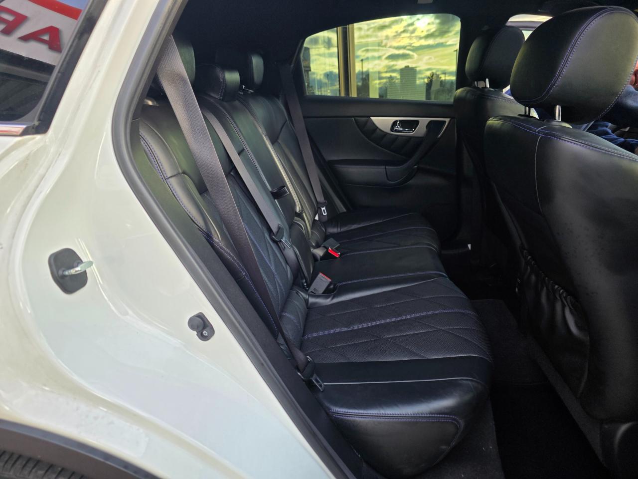 2017 Infiniti QX70 Sport Accident Free | Last Model Year | LOW KMS Photo