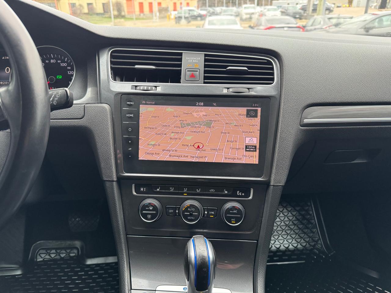 2019 Volkswagen Golf e-Golf Comfortline Dealer Serviced | Navigation | Leather Photo