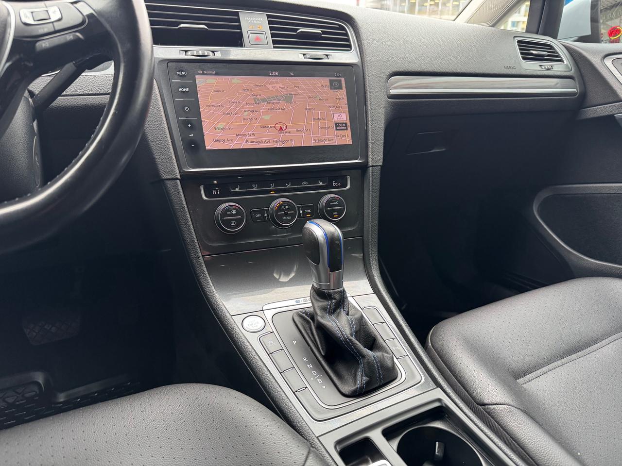 2019 Volkswagen Golf e-Golf Comfortline Dealer Serviced | Navigation | Leather Photo