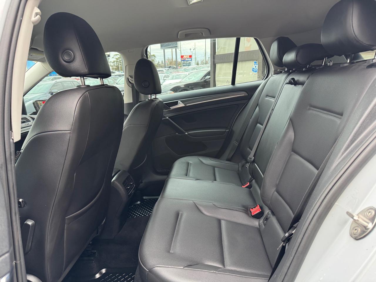 2019 Volkswagen Golf e-Golf Comfortline Dealer Serviced | Navigation | Leather Photo