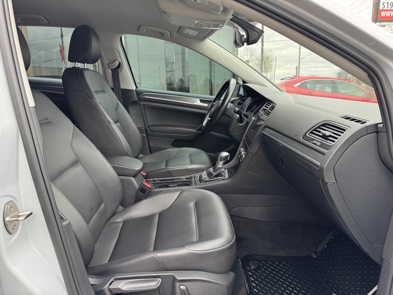2019 Volkswagen Golf e-Golf Comfortline Dealer Serviced | Navigation | Leather Photo