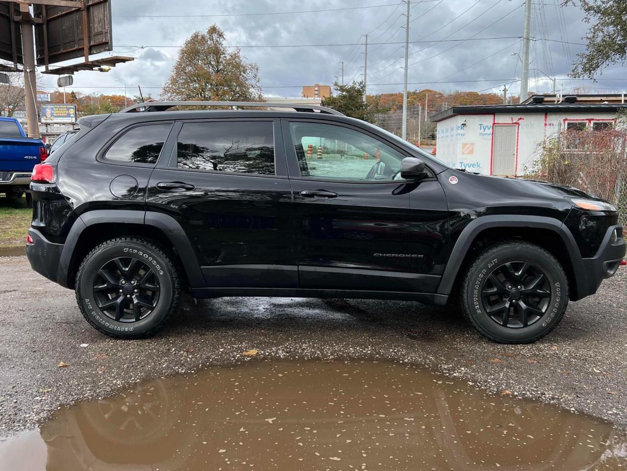 2017 Jeep Cherokee Trailhawk One Owner | Loaded | Dealer Serviced Photo3