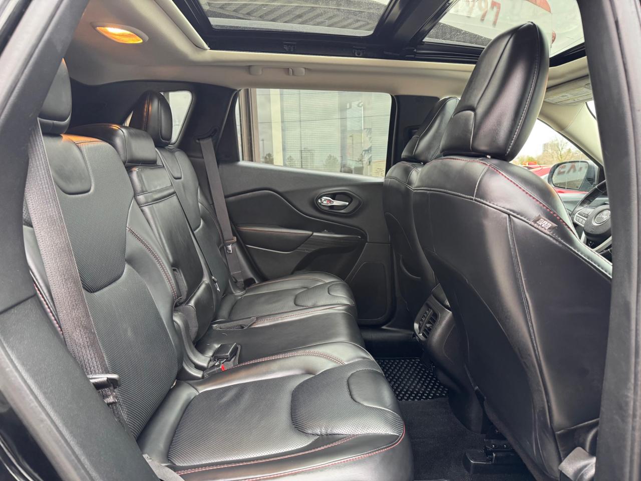 2017 Jeep Cherokee Trailhawk **SALE PENDING** Photo