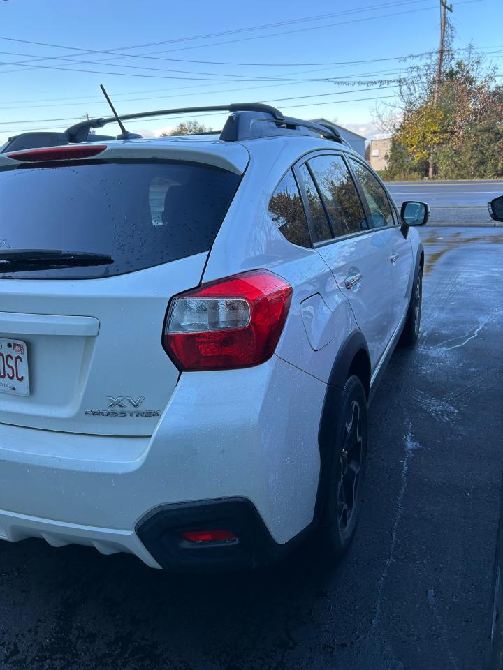 2013 Subaru XV Crosstrek 2.0i w/Limited Pkg Photo3