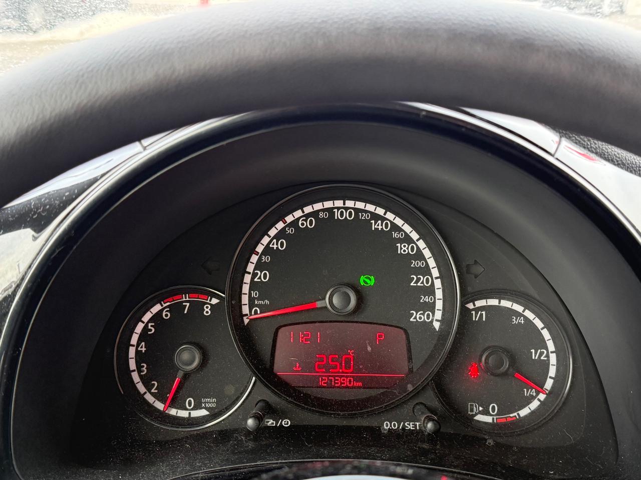 2016 Volkswagen Beetle 1.8 TSI Trendline Photo