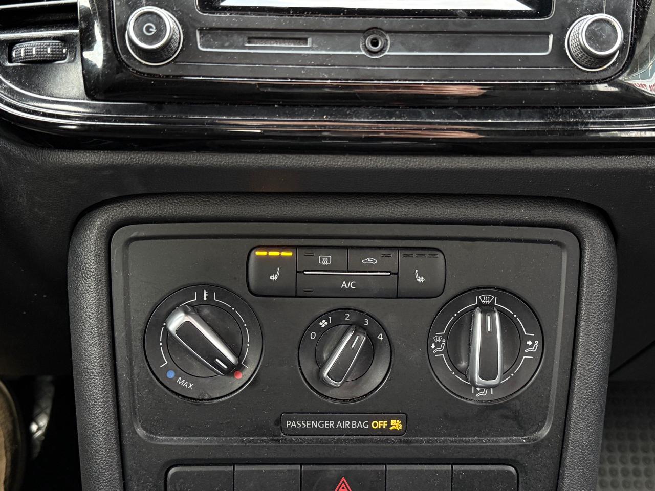 2016 Volkswagen Beetle 1.8 TSI Trendline Photo