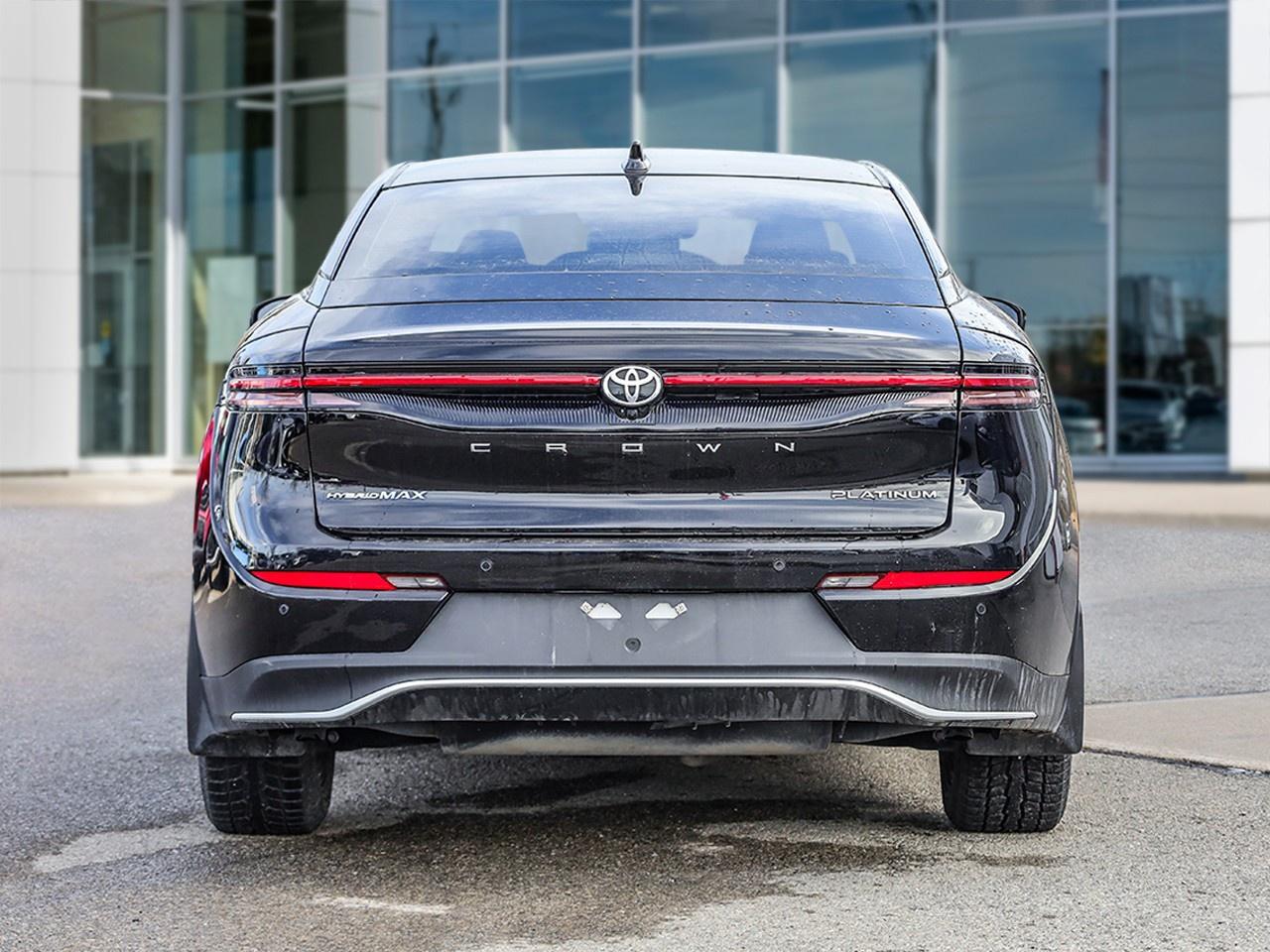 2023 Toyota Crown Platinum Photo