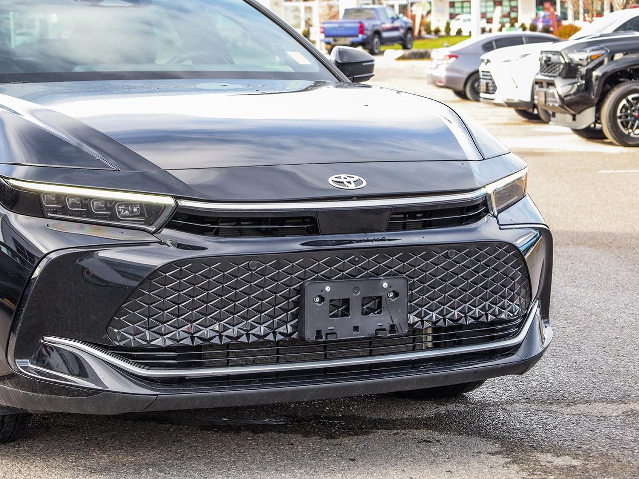 2023 Toyota Crown Platinum Photo