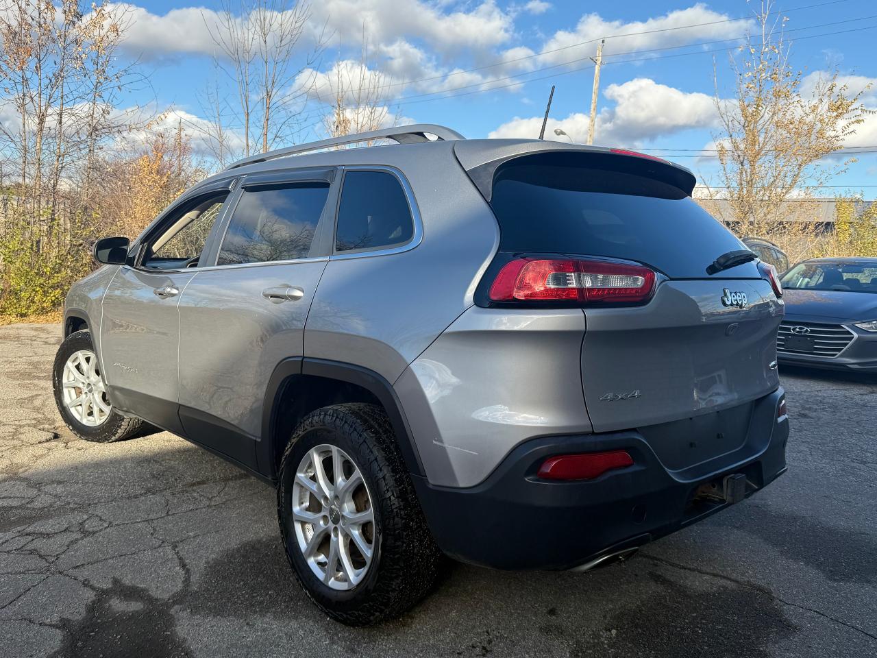 2016 Jeep Cherokee Altitude 4WD V6 *CLEAN CARFAX*SAFETY INCL* - Photo #3