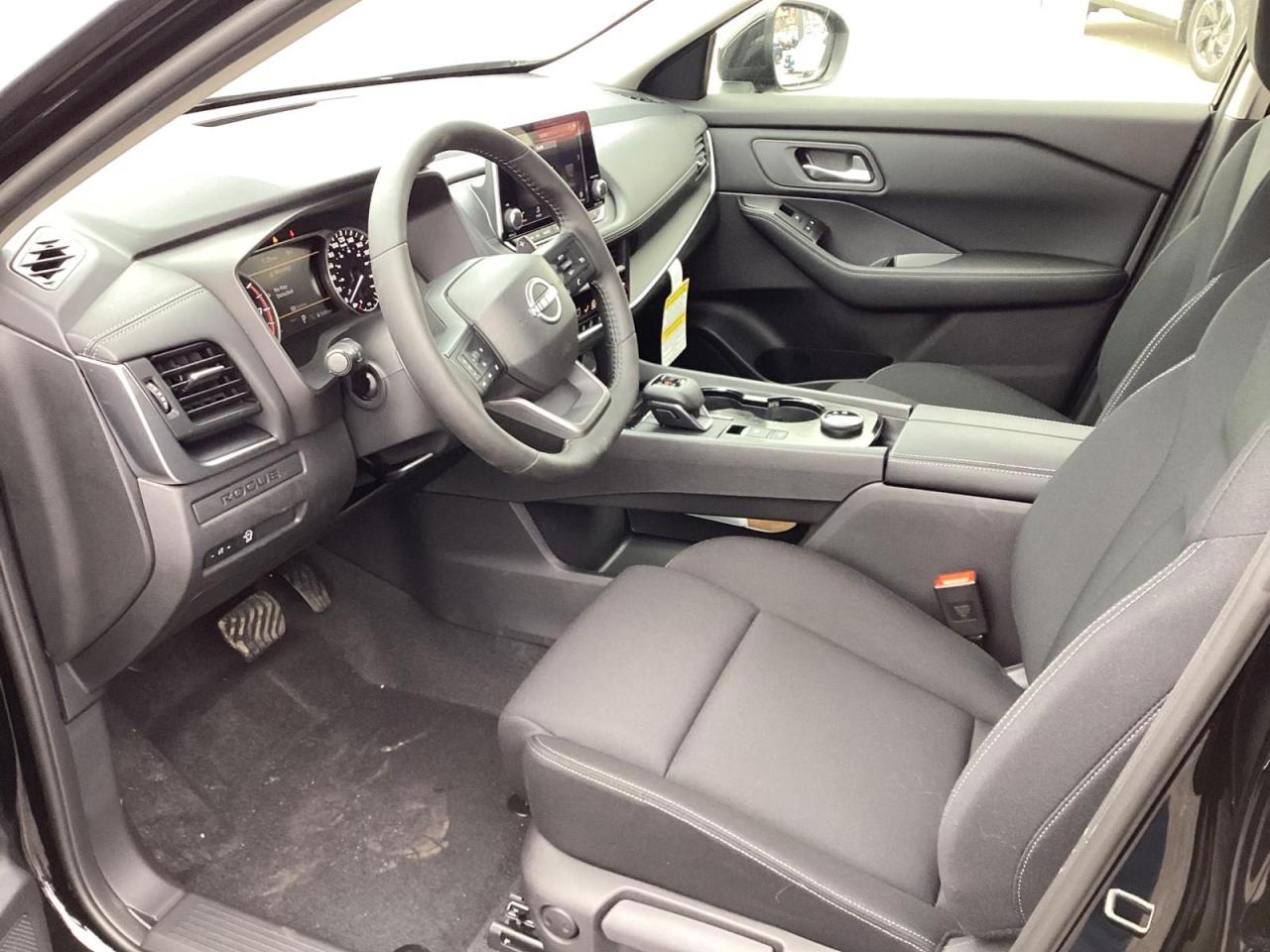 2026 Nissan Rogue S Photo