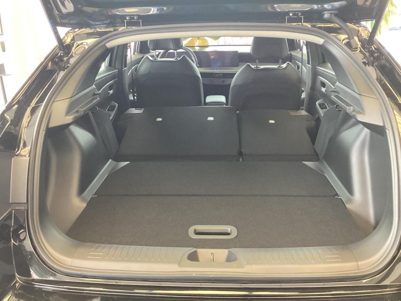 2026 Nissan Leaf SV+ Photo2