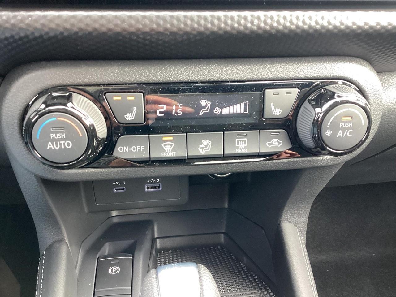 2025 Nissan Kicks Play SV Photo