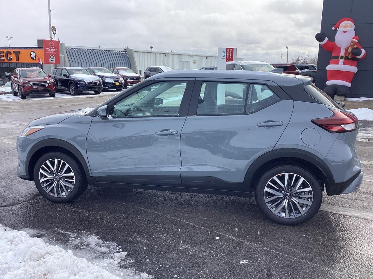 2025 Nissan Kicks Play SV Photo2