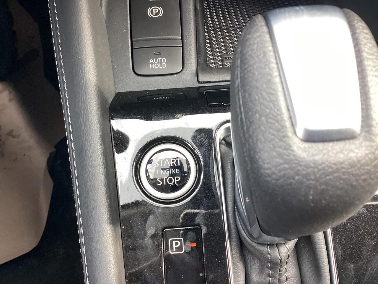 2025 Nissan Kicks Play SV Photo